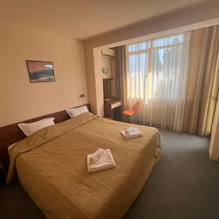 Hotel Strandja 3*