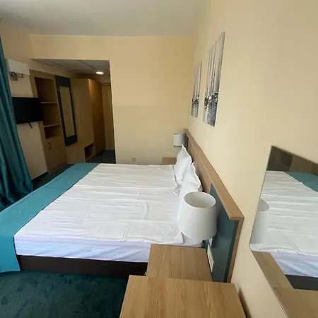 Hotel Strandja 3*